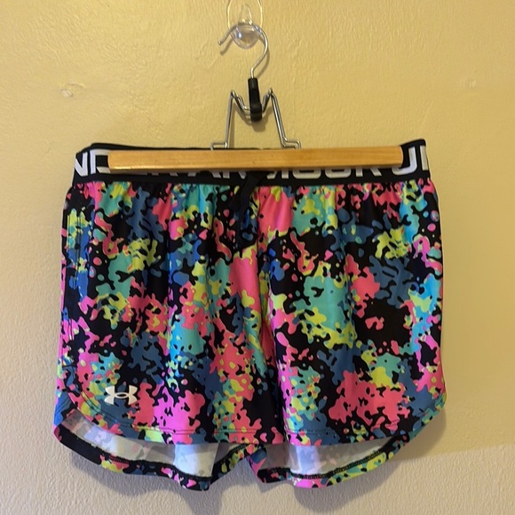 Under Armour Women's Vibrant Camo Athletic Shorts - Picture 1 of 2